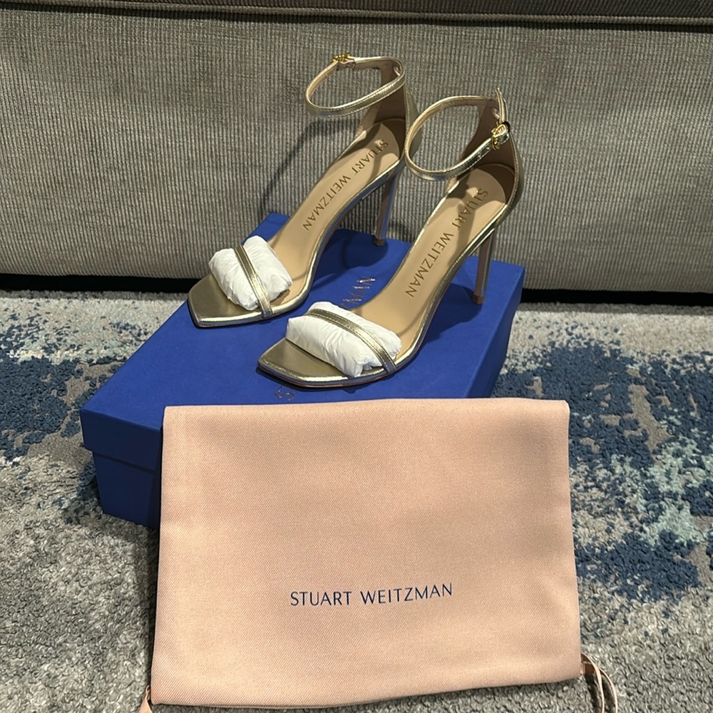 Women Stuart Weitzman Liquid Metallic Heels size 38